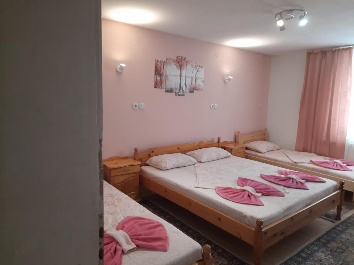 Guest House Lazar Raykov รีบาริตซา ภายนอก รูปภาพ