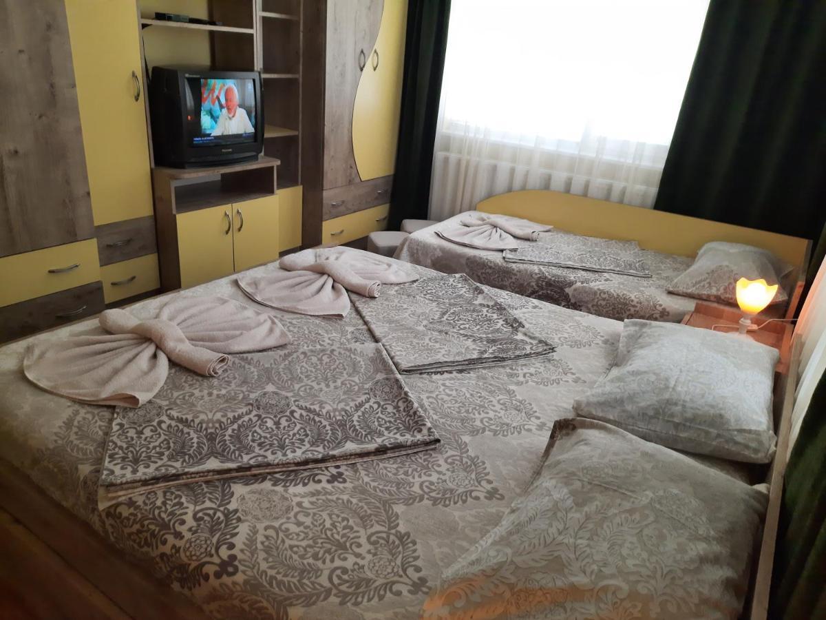Guest House Lazar Raykov รีบาริตซา ภายนอก รูปภาพ