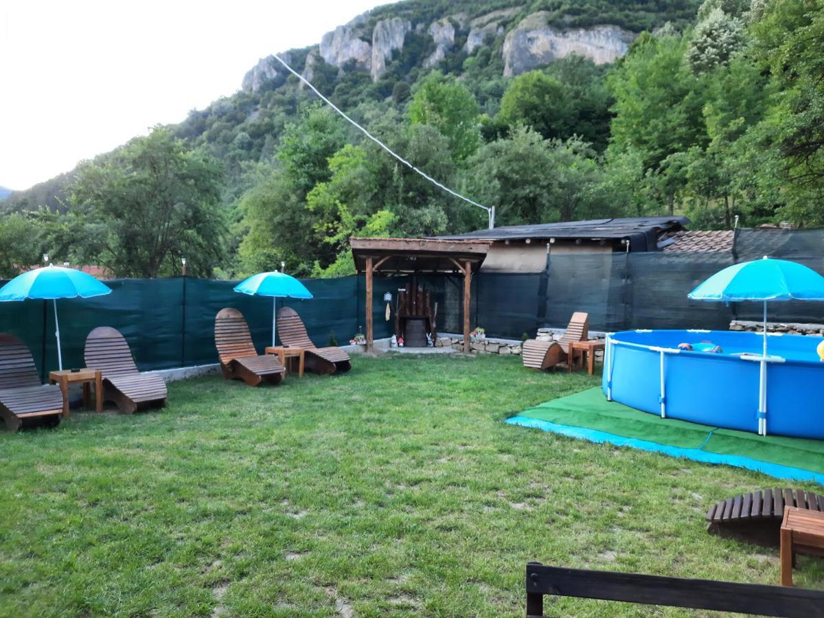 Guest House Lazar Raykov รีบาริตซา ภายนอก รูปภาพ