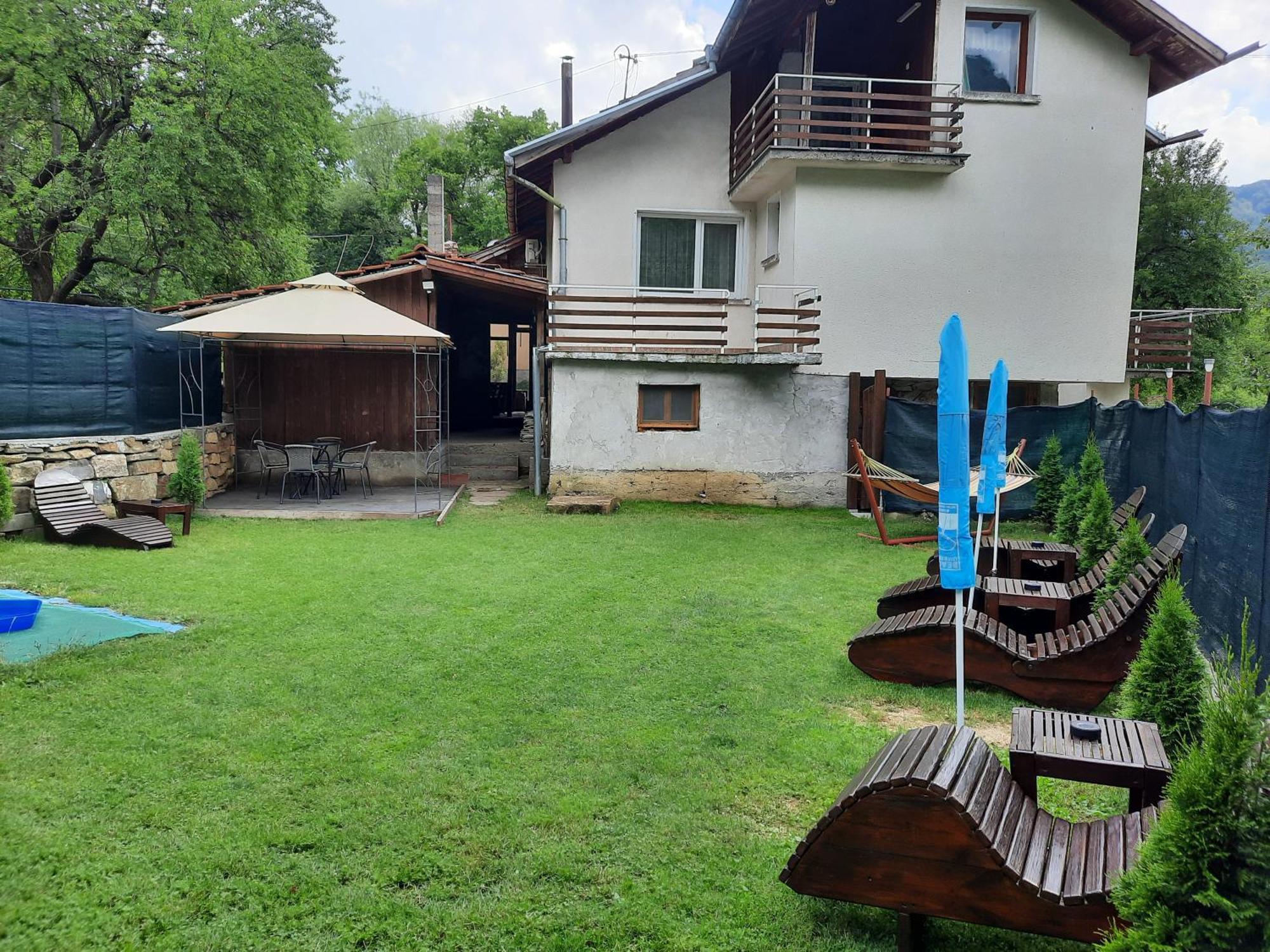 Guest House Lazar Raykov รีบาริตซา ภายนอก รูปภาพ